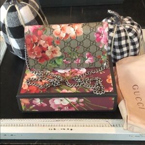 Gucci Blooms Supreme Canvas Pink